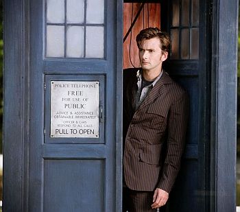 David-Tennant-Doctor-Who-TARDIS1_zpsbf74180b.jpg