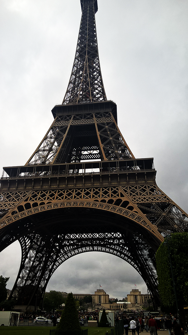 Torre Eiffel - olha a imponência!