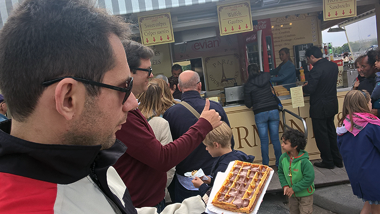 Entre o Jardim e a Praça, o melhor waffle de nossas vidas!