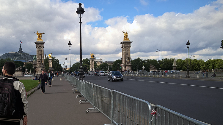 A visão da Ponte Alexandre III