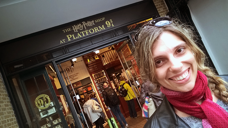 A The Harry Potter Shop na plataforma 9 e 3/4 da estação King's Cross