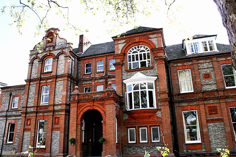 O hostel Palmers Lodge Swiss Cottage. Não é uma coisa linda?