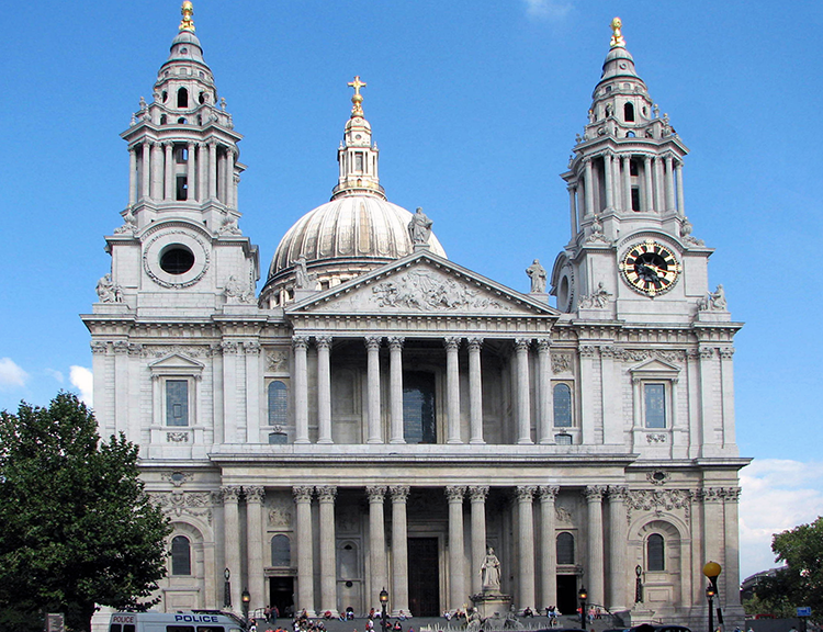A frente da Catedral de São Paulo, em Londres