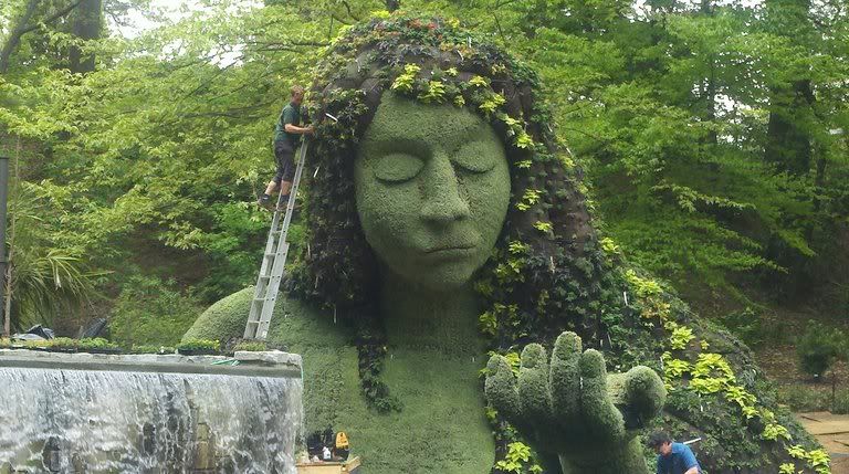 living plants photo: She is made entirely of living plants. 20 ft. high. photobucket-34711-1367112371265.jpg