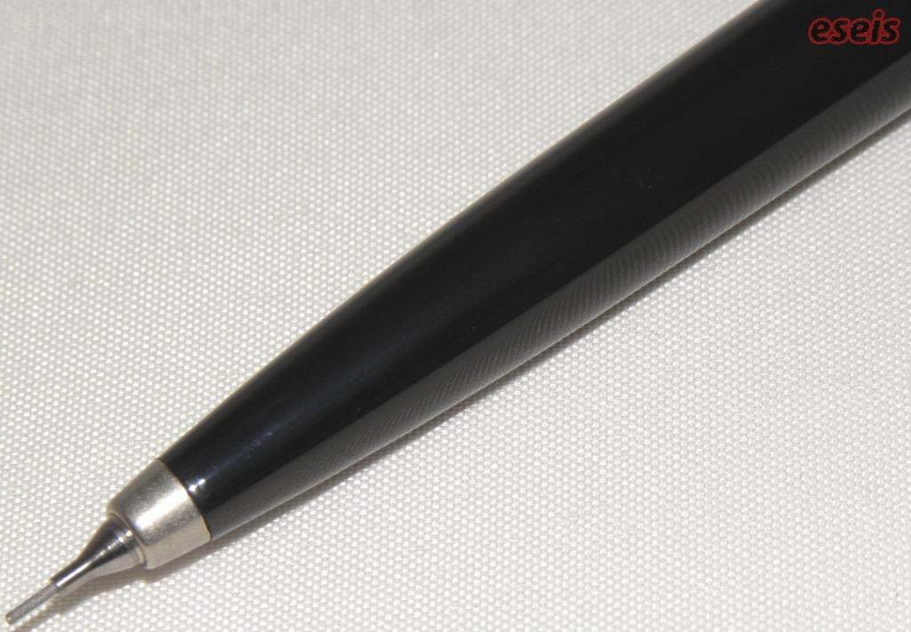 Ołówek czarny przednia część korpusu