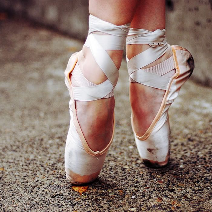 20111010Ballet_Seattle_Ballerina_Pointe_Shoes_Photography